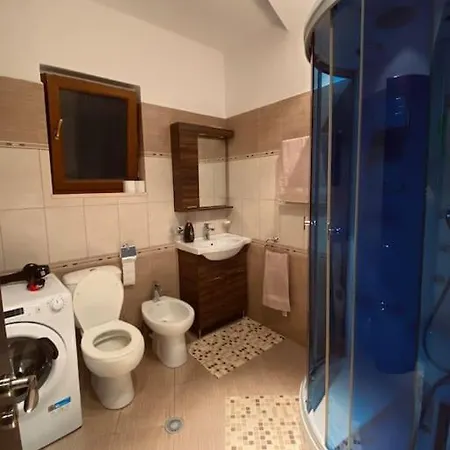 Cozy Corner - In Korce